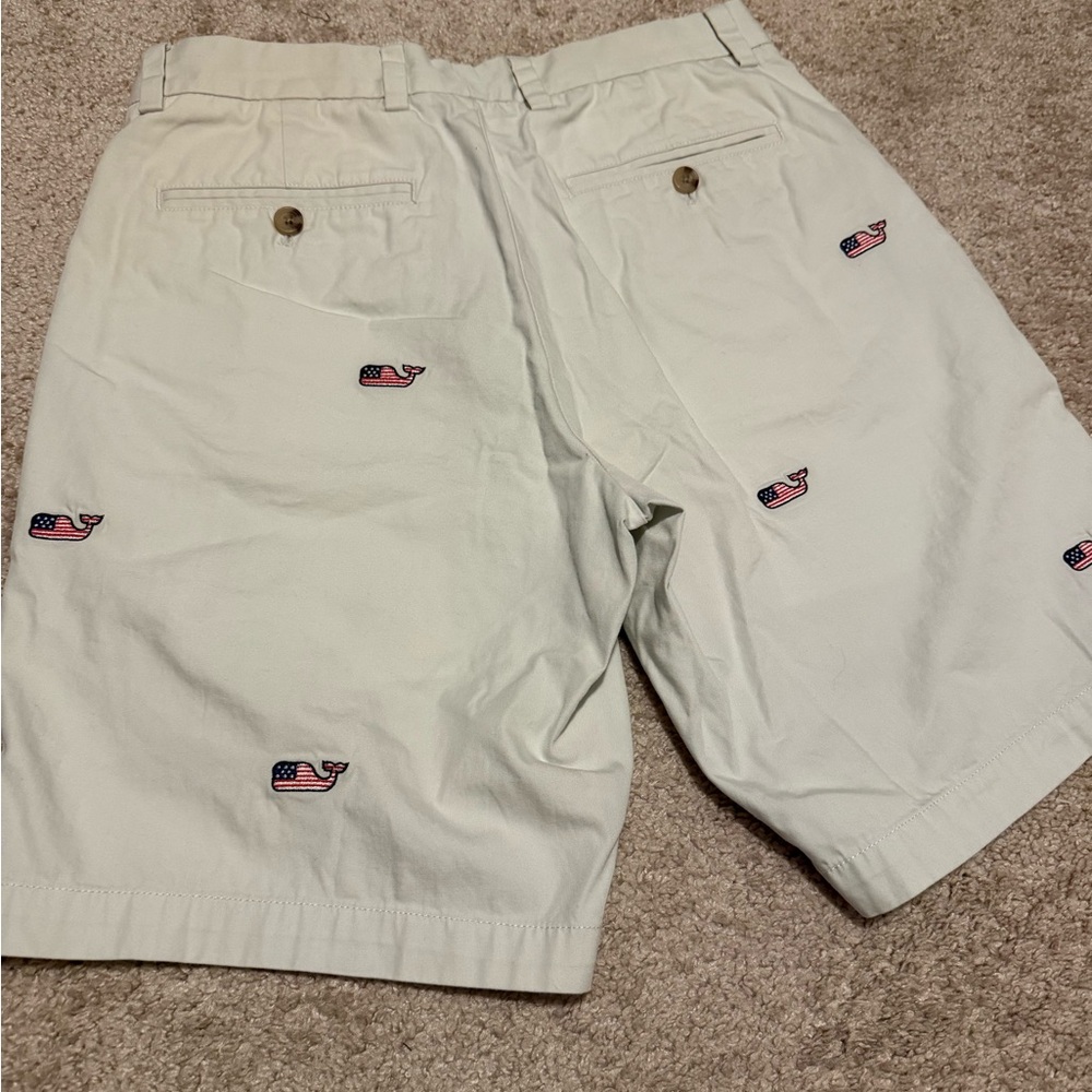 Vineyard Vines White Shorts with Whale Print - Picture 4 of 5